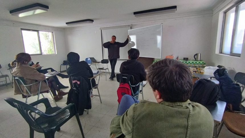 La tercera sesión de la Escuela de Formación Política “Francisco Bilbao” trató sobre el valor de la igualdad